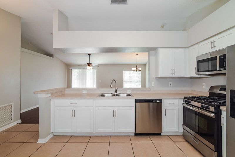 2,055/Mo, 11837 Windflower Court Clermont, FL 34711 Kitchen View