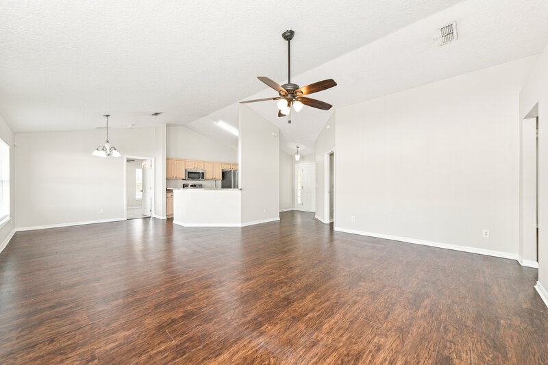 2,460/Mo, 3623 Doe Run Dr Saint Cloud, FL 34772 Living Room View 2