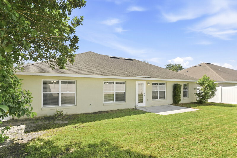 2,460/Mo, 3623 Doe Run Dr Saint Cloud, FL 34772 Rear View