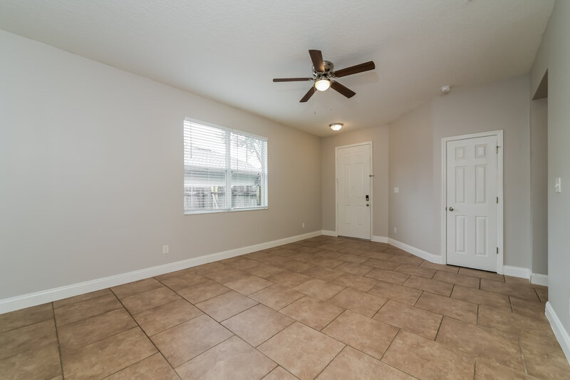 2,435/Mo, 439 Vicks Landing Dr Apopka, FL 32712 Living Room View 2