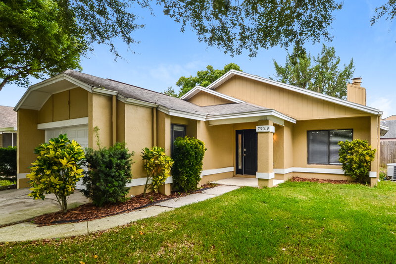 2,155/Mo, 7929 Autumn Wood Dr Orlando, FL 32825 Front View