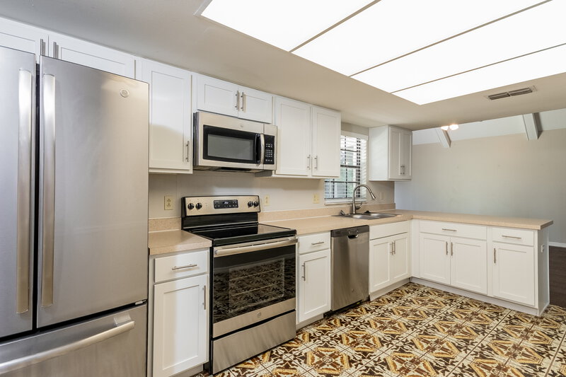 2,145/Mo, 1901 Peach Tree Blvd Saint Cloud, FL 34769 Kitchen View 2