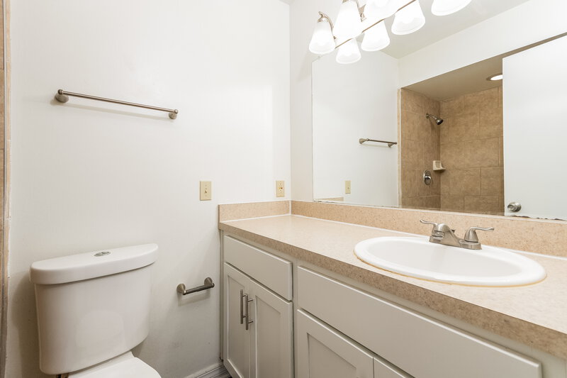 2,145/Mo, 1901 Peach Tree Blvd Saint Cloud, FL 34769 Main Bathroom View