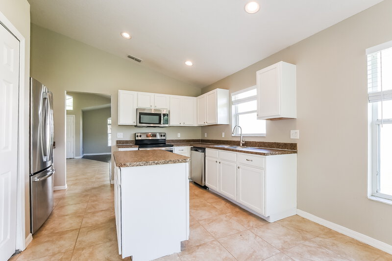 2,185/Mo, 2736 Eagle Canyon Dr S Kissimmee, FL 34746 Kitchen View