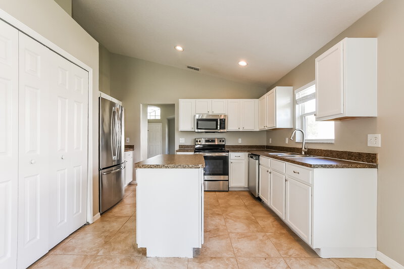 2,185/Mo, 2736 Eagle Canyon Dr S Kissimmee, FL 34746 Kitchen View 2