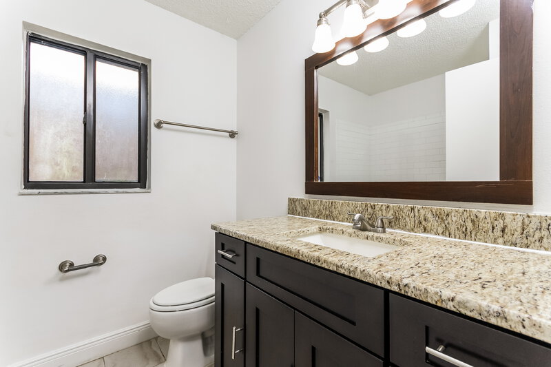 3,450/Mo, 1764 Waterbeach Ct Apopka, FL 32703 Bathroom View