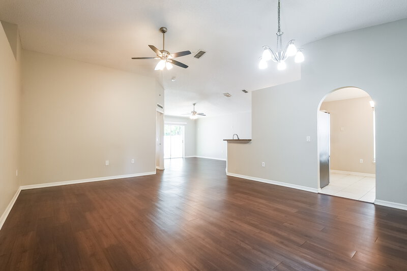 2,530/Mo, 13825 Econ Woods Ln Orlando, FL 32826 Dining Room View 2