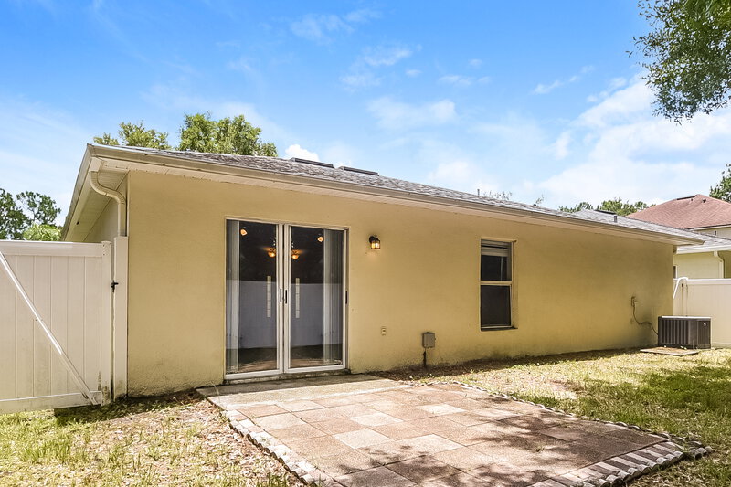 2,530/Mo, 13825 Econ Woods Ln Orlando, FL 32826 Rear View