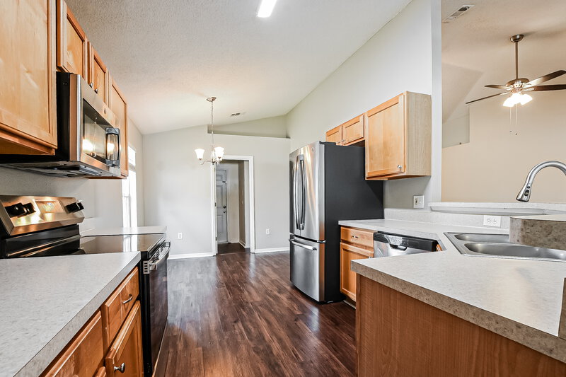 2,470/Mo, 12503 Woodbury Cove Dr Orlando, FL 32828 Kitchen View