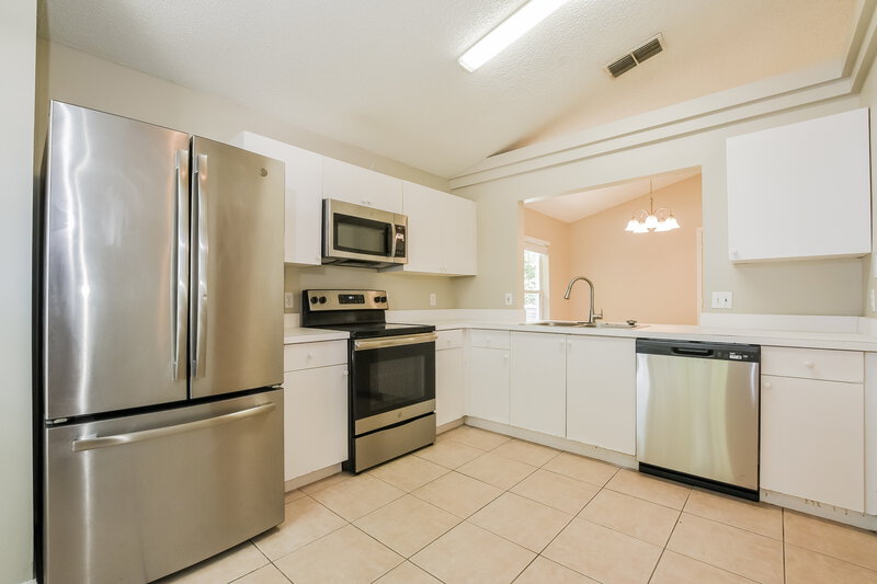 2,345/Mo, 1164 Sheeler Hills Dr Apopka, FL 32703 Kitchen View
