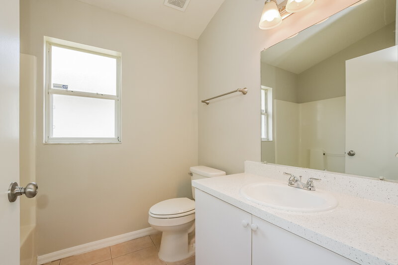 2,345/Mo, 1164 Sheeler Hills Dr Apopka, FL 32703 Bathroom View
