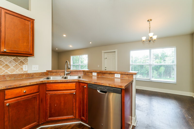 3,250/Mo, 1900 Southern Oak Loop Minneola, FL 34715 Kitchen View