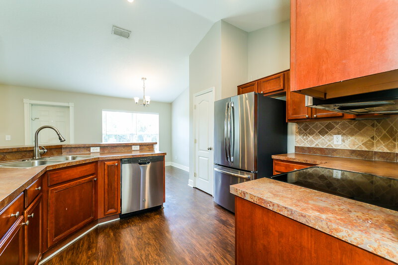 3,250/Mo, 1900 Southern Oak Loop Minneola, FL 34715 Kitchen View 3