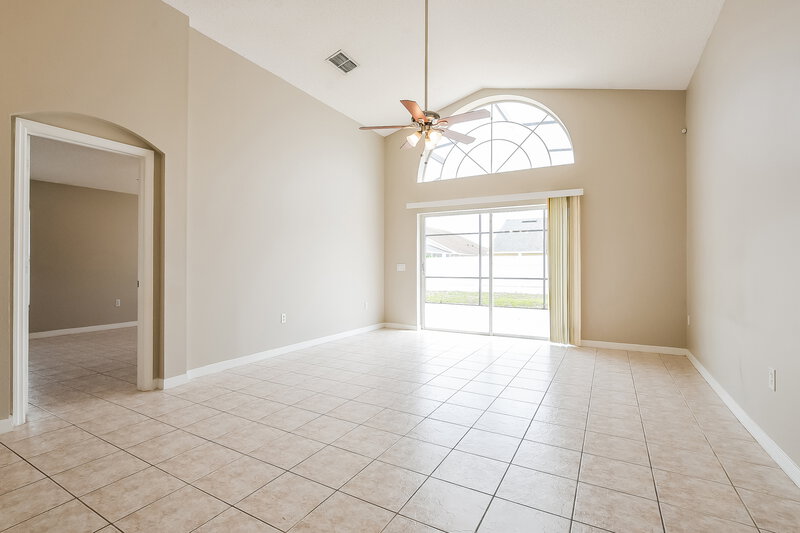 2,370/Mo, 4616 Falcon Ave Kissimmee, FL 34746 Living Room View 3