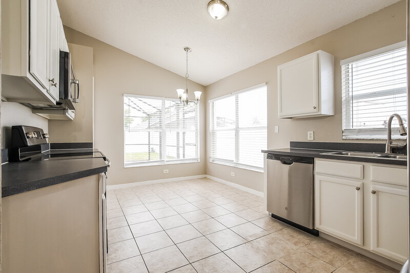 2,370/Mo, 4616 Falcon Ave Kissimmee, FL 34746 Kitchen View