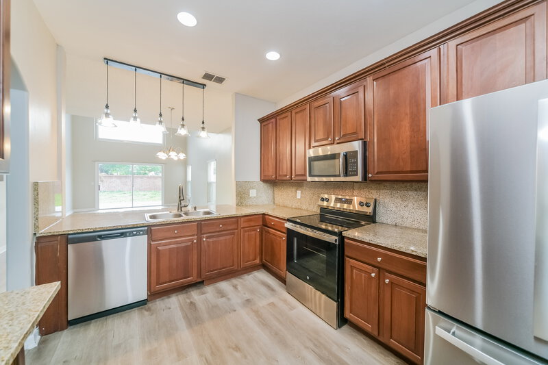2,500/Mo, 2034 Meadow Pond Way Orlando, FL 32824 Kitchen View 2