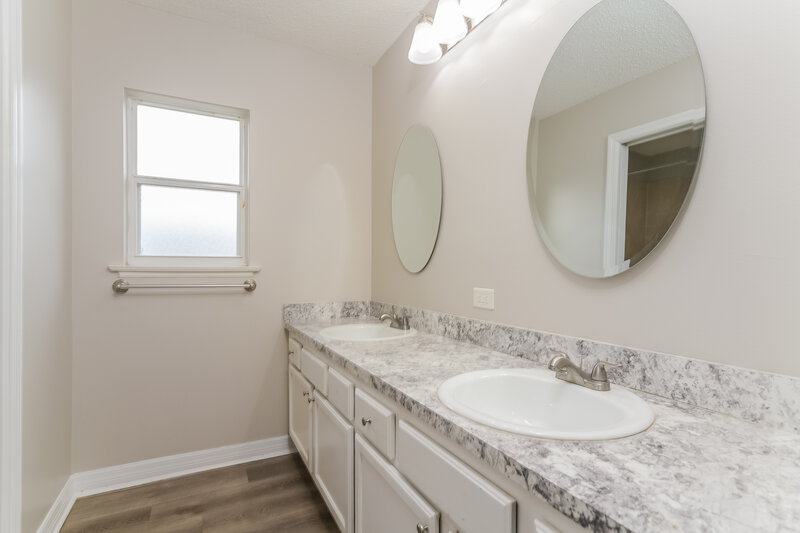 2,500/Mo, 2034 Meadow Pond Way Orlando, FL 32824 Bathroom View