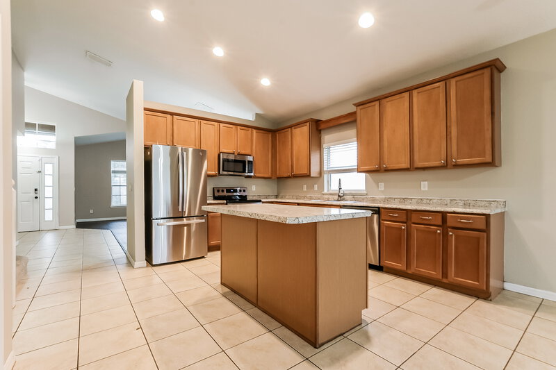 2,620/Mo, 2101 Woodsedge Dr Kissimmee, FL 34746 Kitchen View