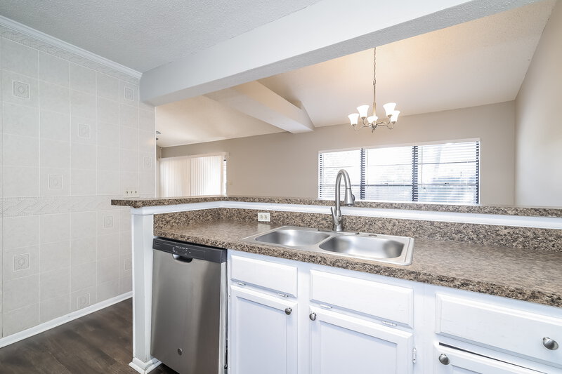 2,195/Mo, 809 Reedy Cv Casselberry, FL 32707 Kitchen View 2
