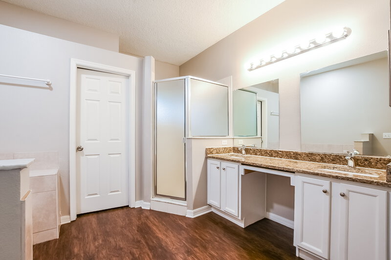 2,650/Mo, 1149 Osprey Way Apopka, FL 32712 Main Bathroom View