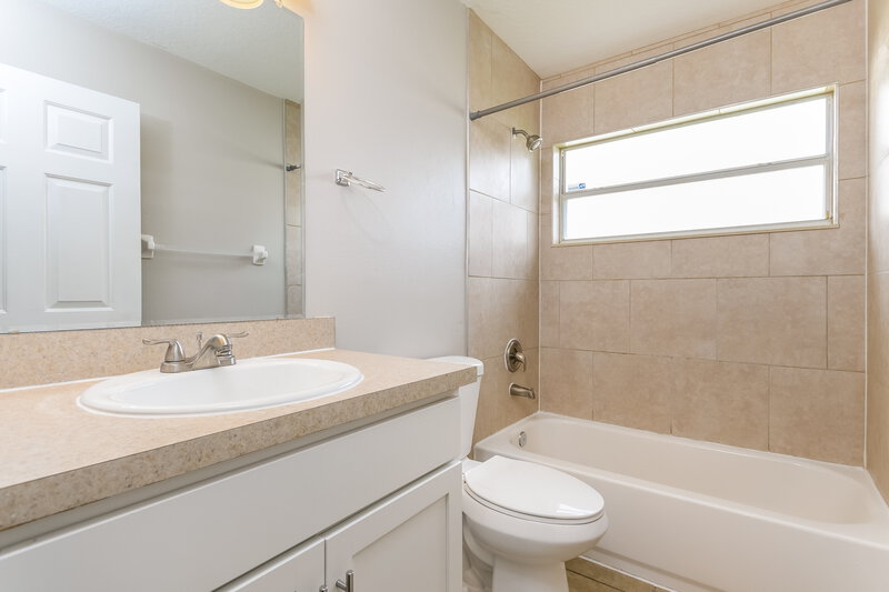 2,160/Mo, 1826 Wimbledon St Kissimmee, FL 34743 Bathroom View