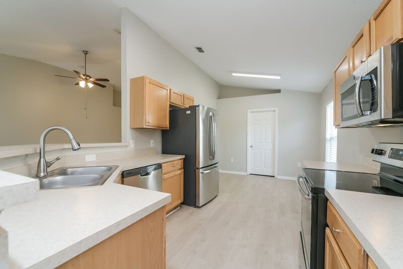 1,995/Mo, 3235 Hunters Chase Loop Kissimmee, FL 34743 Kitchen View