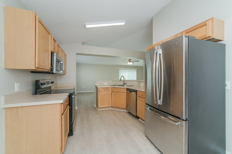 1,995/Mo, 3235 Hunters Chase Loop Kissimmee, FL 34743 Kitchen View 2