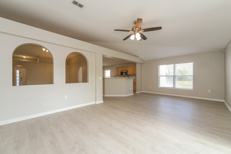 1,995/Mo, 3235 Hunters Chase Loop Kissimmee, FL 34743 Family Room View 2
