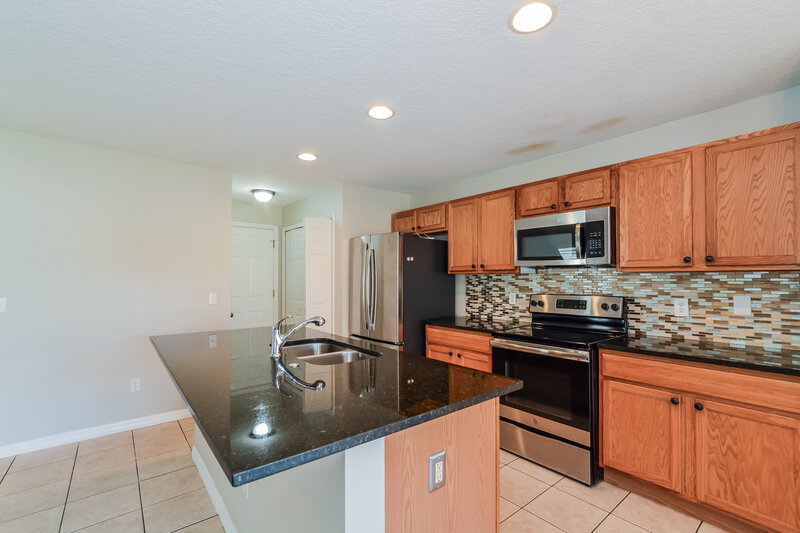 2,460/Mo, 15261 Harrowgate Way Winter Garden, FL 34787 Kitchen View
