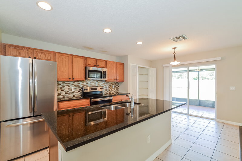 2,460/Mo, 15261 Harrowgate Way Winter Garden, FL 34787 Kitchen View 2