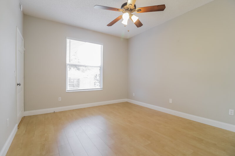 2,305/Mo, 12735 Woodbury Oaks Dr Orlando, FL 32828 Main Bedroom View 2