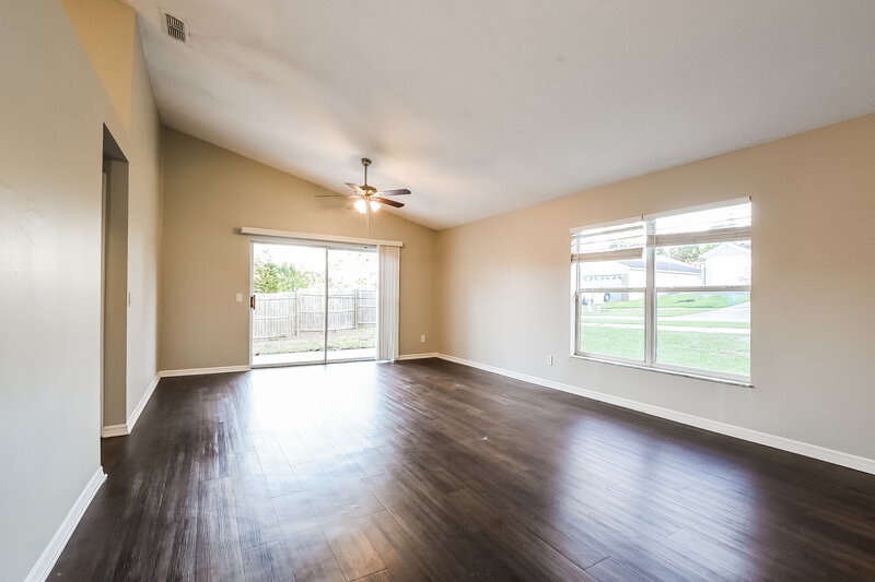 2,065/Mo, 15 S Cervidae Dr Apopka, FL 32703 Living Room View