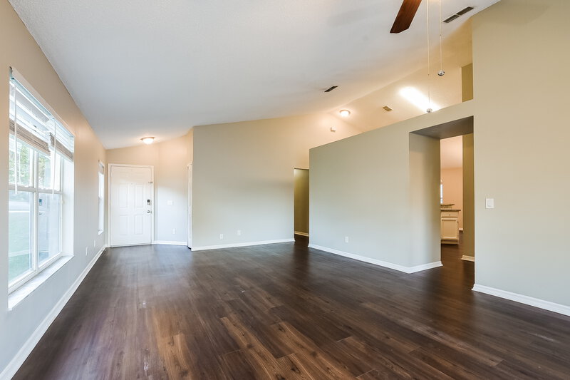 2,065/Mo, 15 S Cervidae Dr Apopka, FL 32703 Living Room View 3