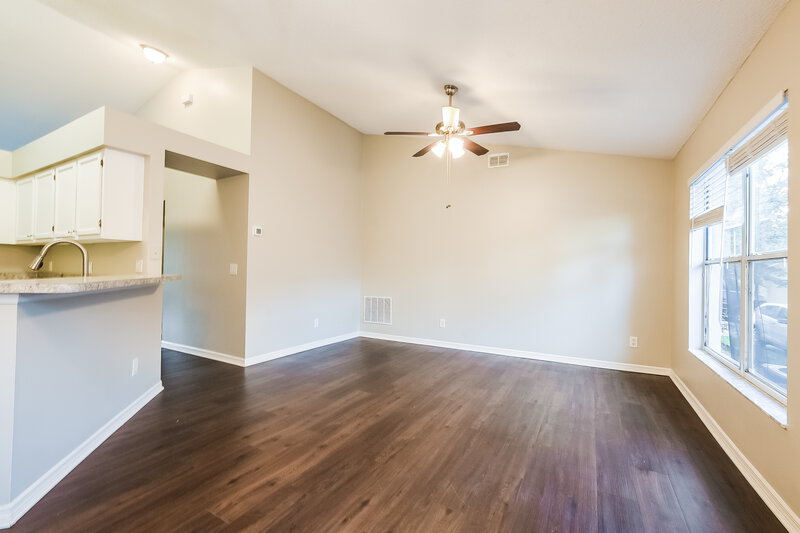 2,065/Mo, 15 S Cervidae Dr Apopka, FL 32703 Family Room View