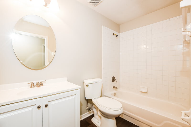 2,065/Mo, 15 S Cervidae Dr Apopka, FL 32703 Bathroom View