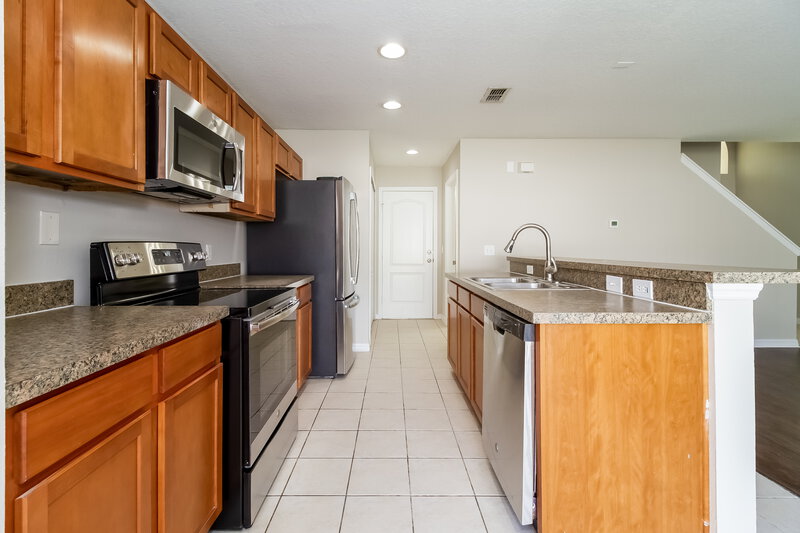 2,680/Mo, 2131 Portcastle Cir Winter Garden, FL 34787 Kitchen View