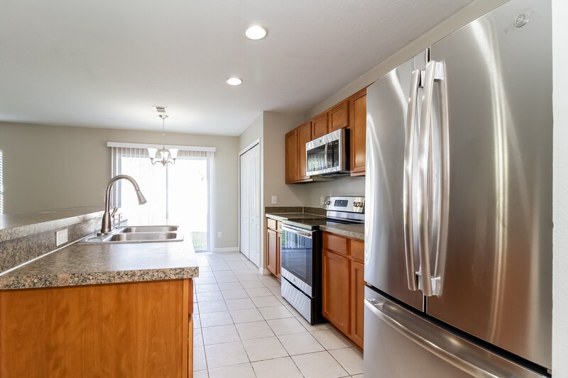 2,680/Mo, 2131 Portcastle Cir Winter Garden, FL 34787 Kitchen View 2