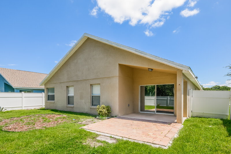 2,205/Mo, 1320 Creekview Ct Saint Cloud, FL 34772 Rear View