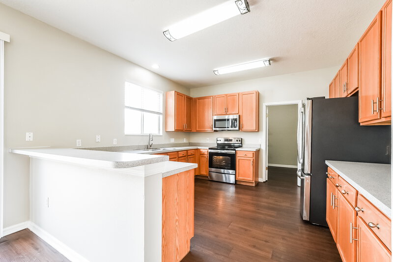 2,300/Mo, 3433 Goldeneye Ln Saint Cloud, FL 34772 Kitchen View
