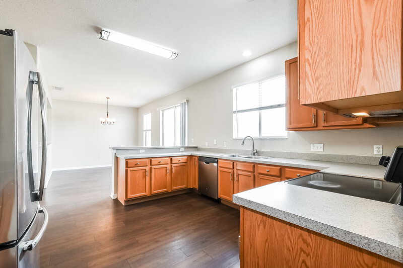 2,300/Mo, 3433 Goldeneye Ln Saint Cloud, FL 34772 Kitchen View 2