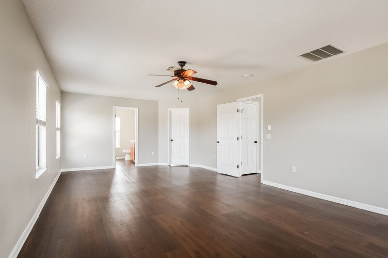 2,300/Mo, 3433 Goldeneye Ln Saint Cloud, FL 34772 Main Bedroom View 2