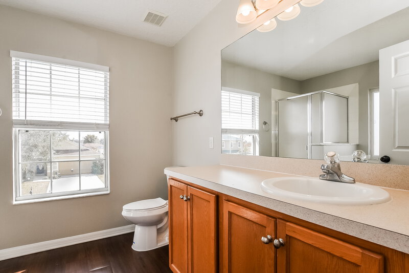 2,300/Mo, 3433 Goldeneye Ln Saint Cloud, FL 34772 Main Bathroom View
