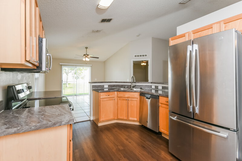 1,840/Mo, 2955 Leba Ln Saint Cloud, FL 34772 Kitchen View