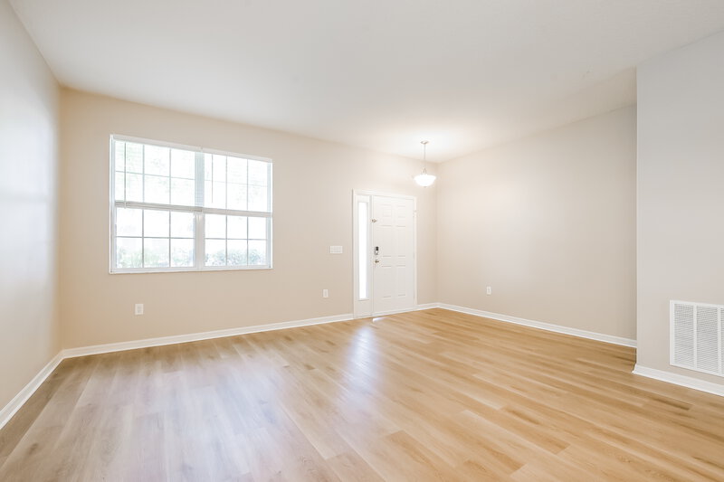 0/Mo, 1919 Beardsley Dr Apopka, FL 32703 Living Room View 2