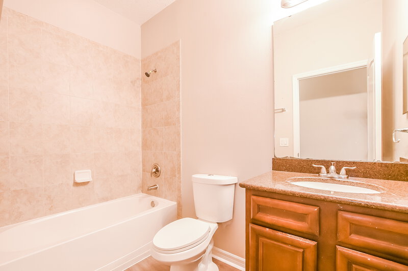 0/Mo, 1919 Beardsley Dr Apopka, FL 32703 Bathroom View