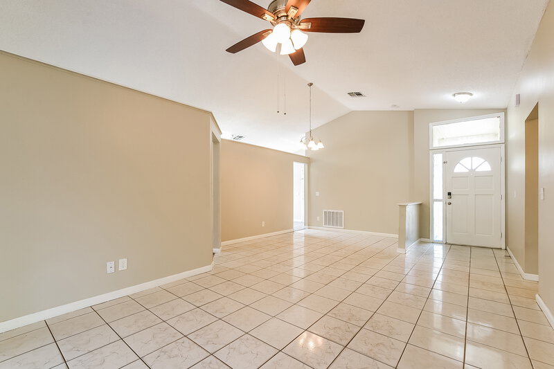 2,420/Mo, 1418 Mona Dr Kissimmee, FL 34744 Living Room View 2