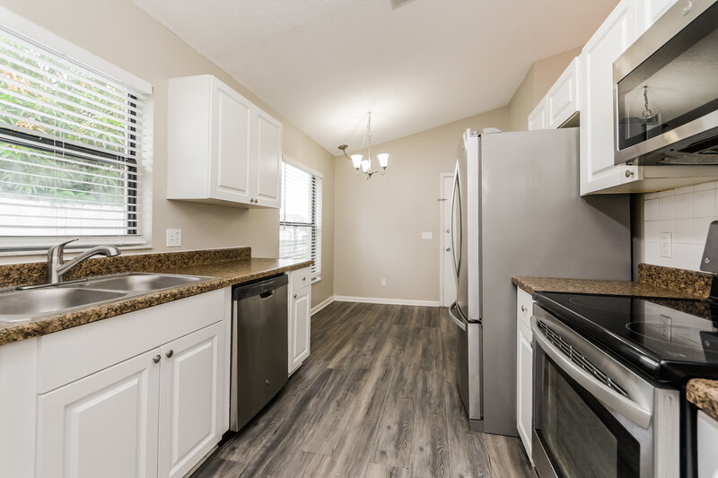 2,400/Mo, 1418 Mona Dr Kissimmee, FL 34744 Kitchen View