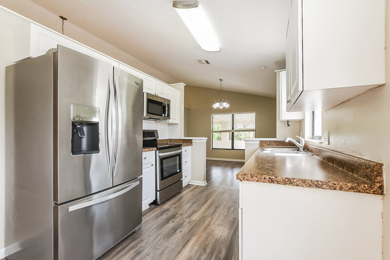 2,420/Mo, 1418 Mona Dr Kissimmee, FL 34744 Kitchen View