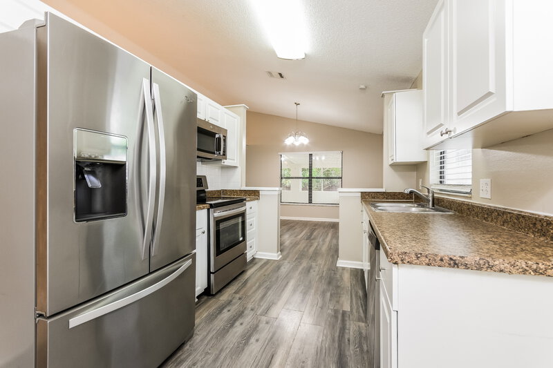 2,400/Mo, 1418 Mona Dr Kissimmee, FL 34744 Kitchen View 2