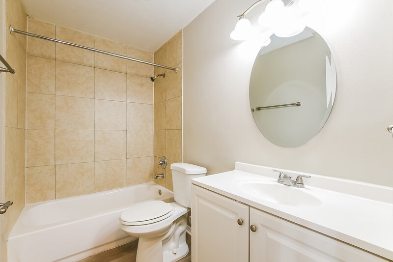 2,420/Mo, 1418 Mona Dr Kissimmee, FL 34744 Bathroom View